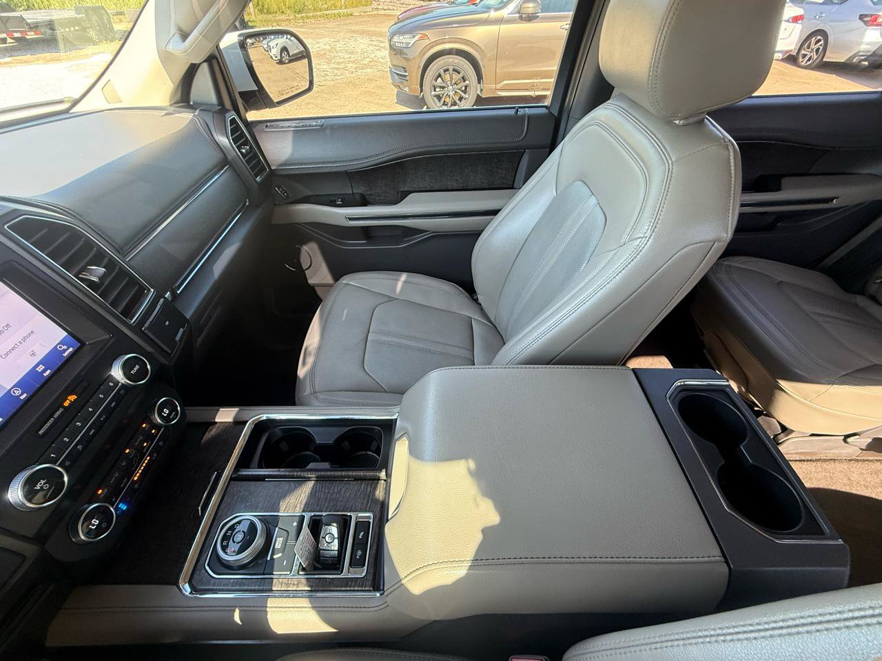 Used 2021 Ford Expedition Limited RWD image 19