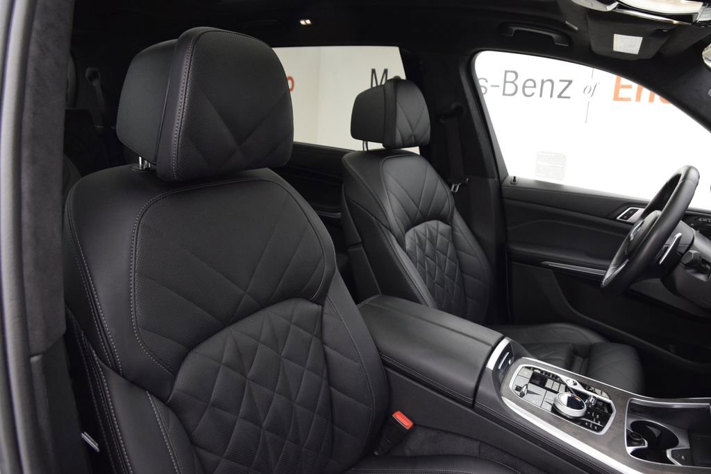 Used 2024 BMW X7 xDrive40i w/ M Sport Package AWD/4WD image 17