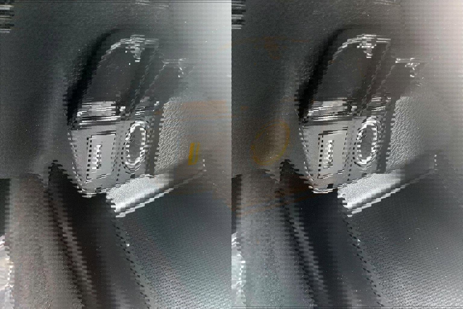 Used 2020 Toyota Camry SE image 39