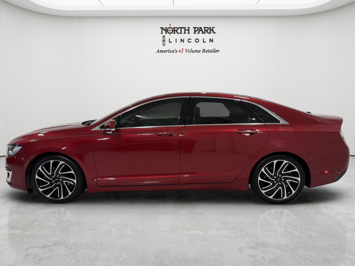 Used 2020 Lincoln MKZ Reserve AWD/4WD image 2