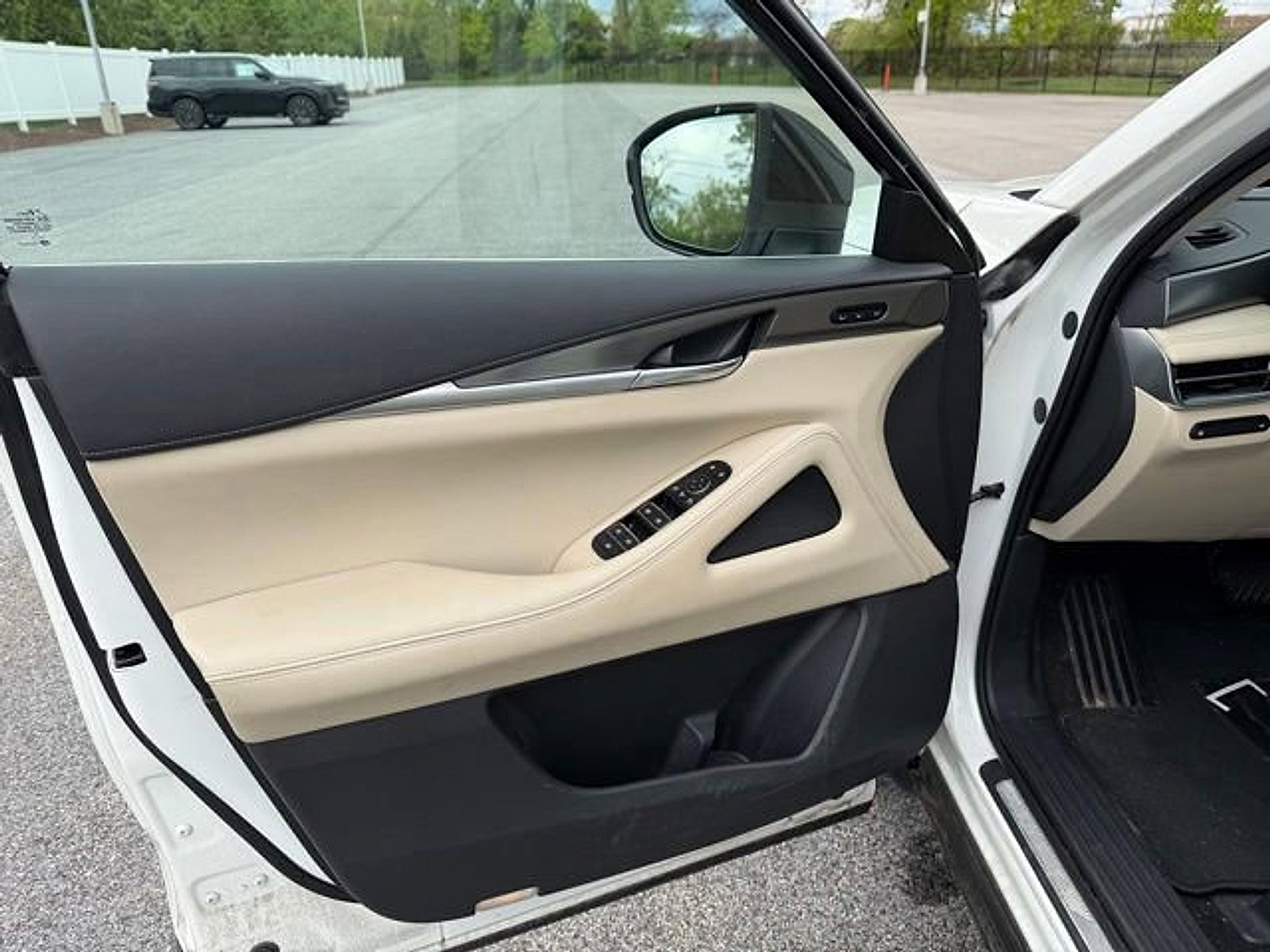 Certified 2023 INFINITI QX60 Luxe w/ Cargo Package AWD/4WD image 15