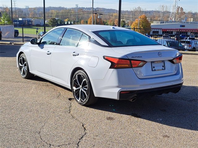 Used 2024 Nissan Altima 2.5 SR image 3