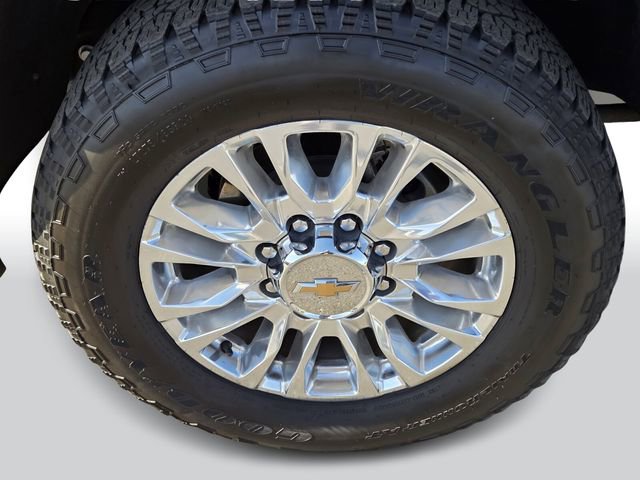 Used 2022 Chevrolet Silverado 2500 High Country w/ LPO, Dark Essentials Package image 8