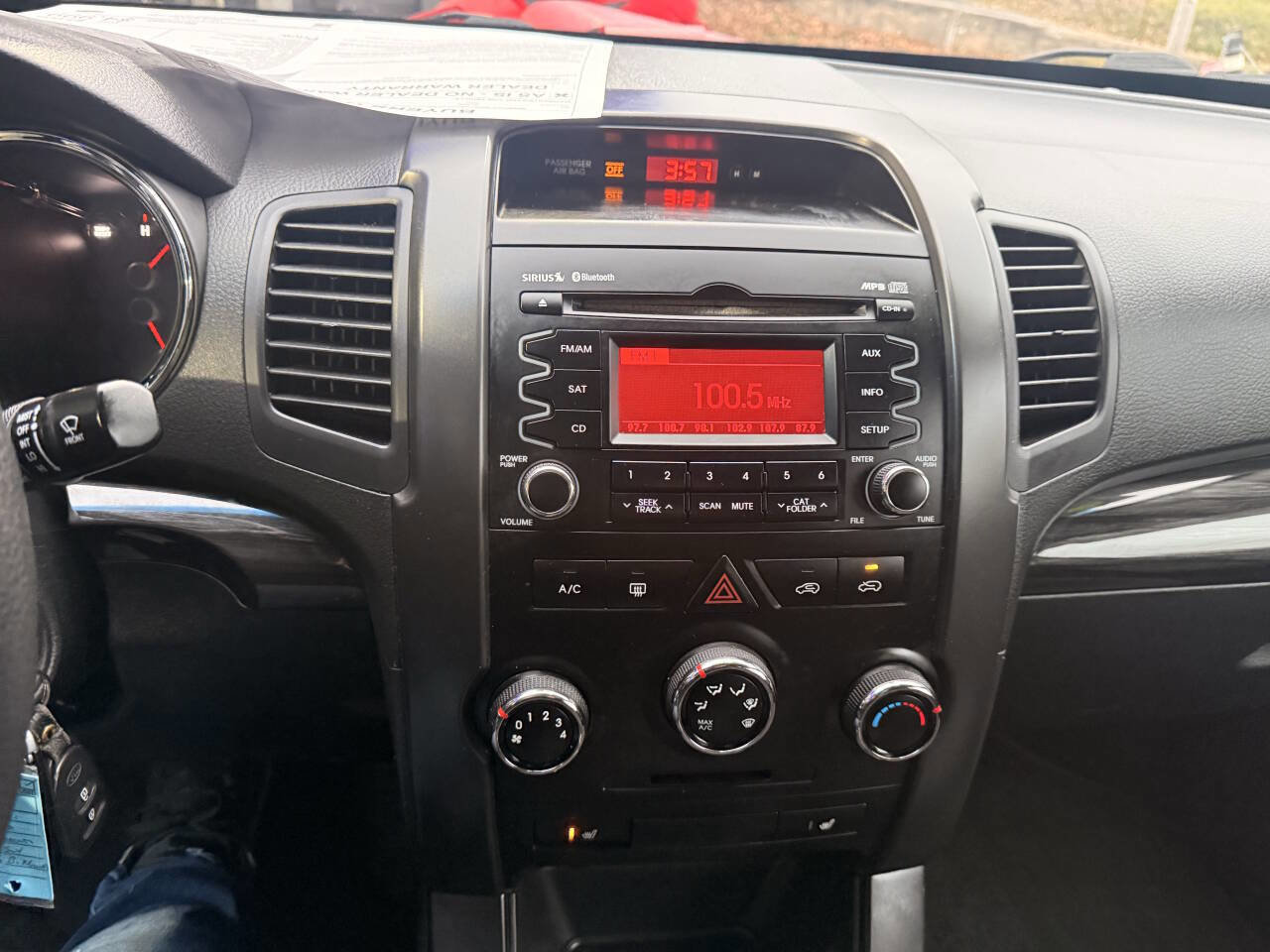 Used 2011 Kia Sorento LX 4dr SUV w/ Convenience Pkg image 16