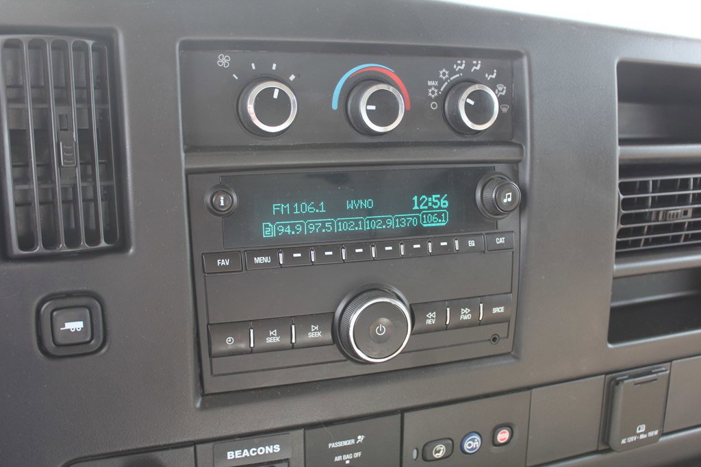 Used 2016 Chevrolet Express 4500 Extended image 16