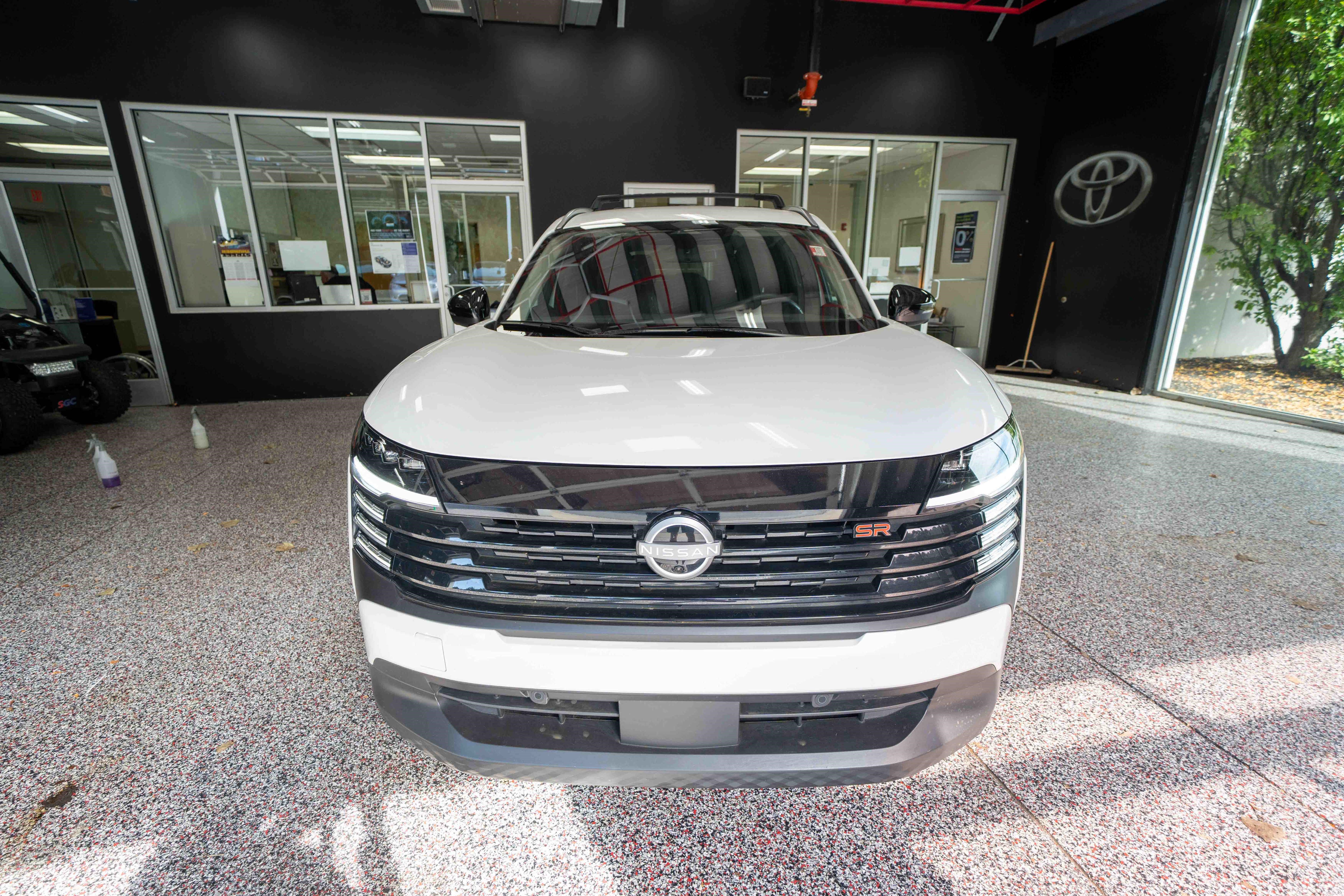 Used 2026 Nissan Kicks SR FWD image 6