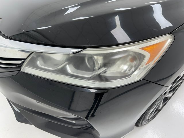 Used 2017 Honda Accord EX-L image 6
