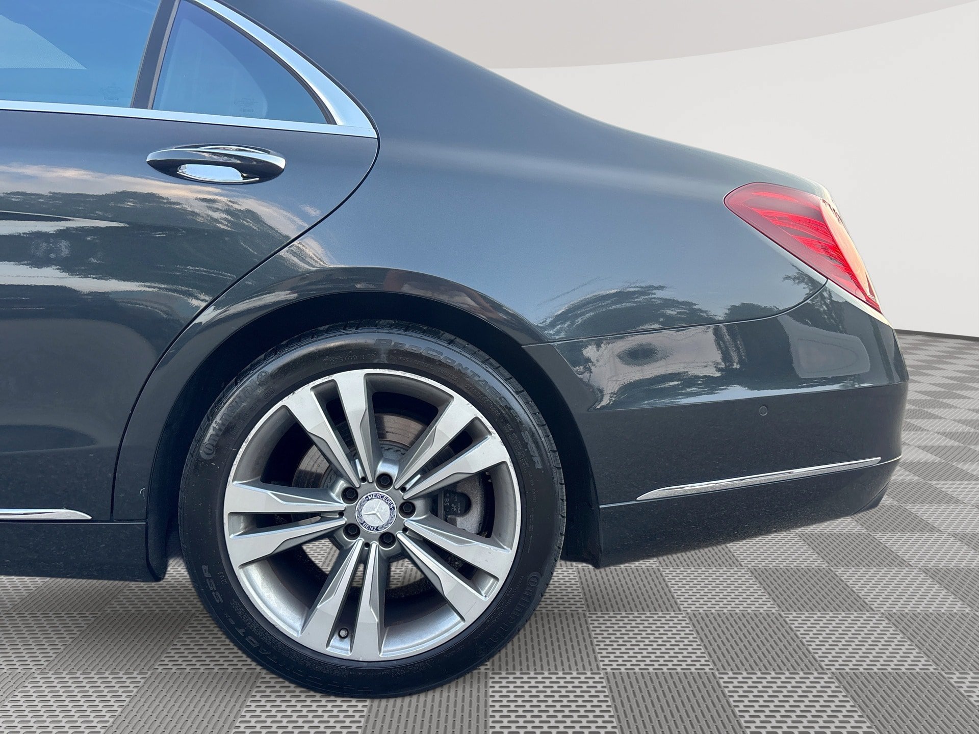 Used 2015 Mercedes-Benz S 550 4MATIC Sedan image 29
