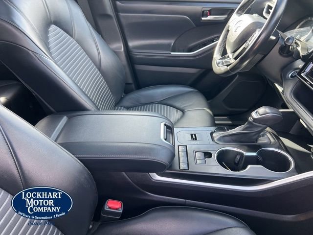 Used 2021 Toyota Highlander XSE image 39