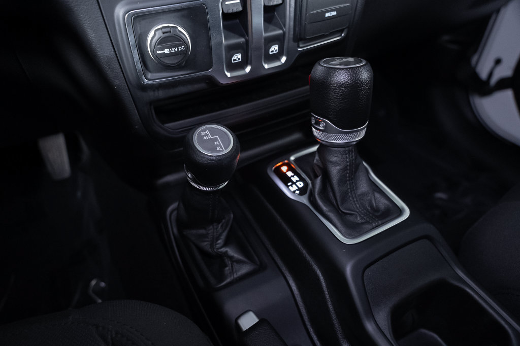 Used 2023 Jeep Wrangler Sport AWD/4WD image 33