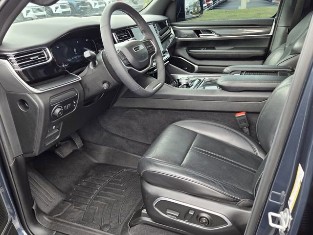 Used 2023 Jeep Wagoneer 4WD image 10