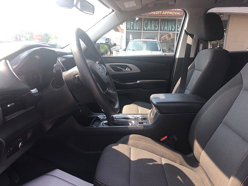 Used 2021 Chevrolet Traverse LS image 10
