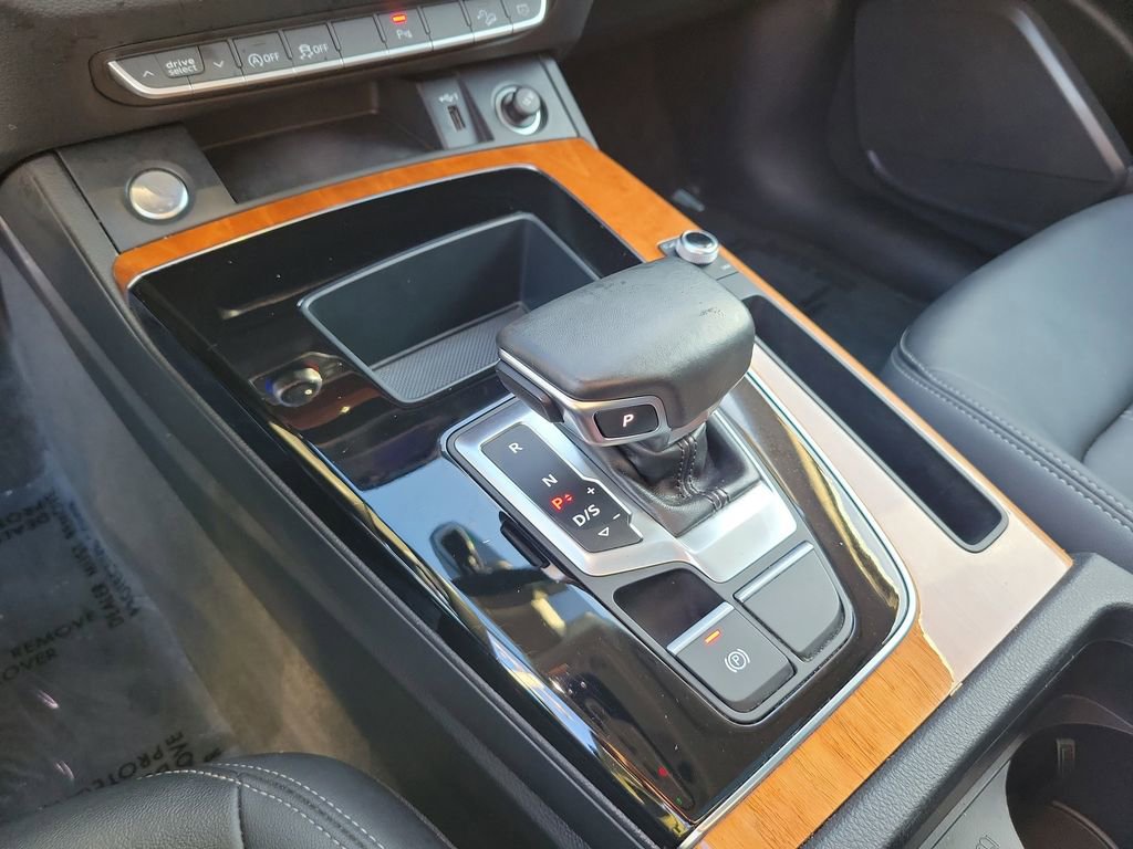 Used 2022 Audi Q5 2.0T Premium w/ Convenience Package image 23