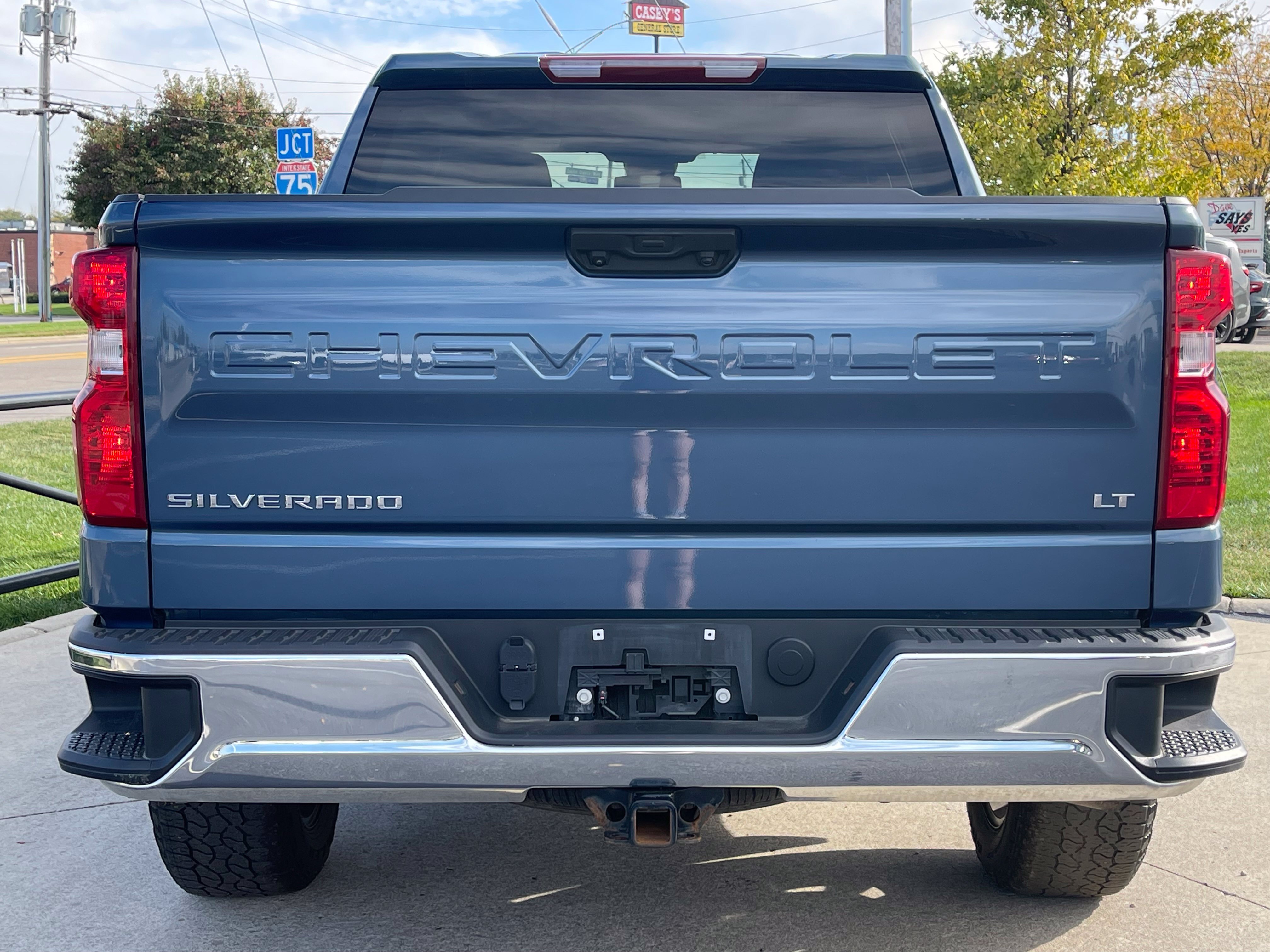 Used 2024 Chevrolet Silverado 1500 LT AWD/4WD image 6