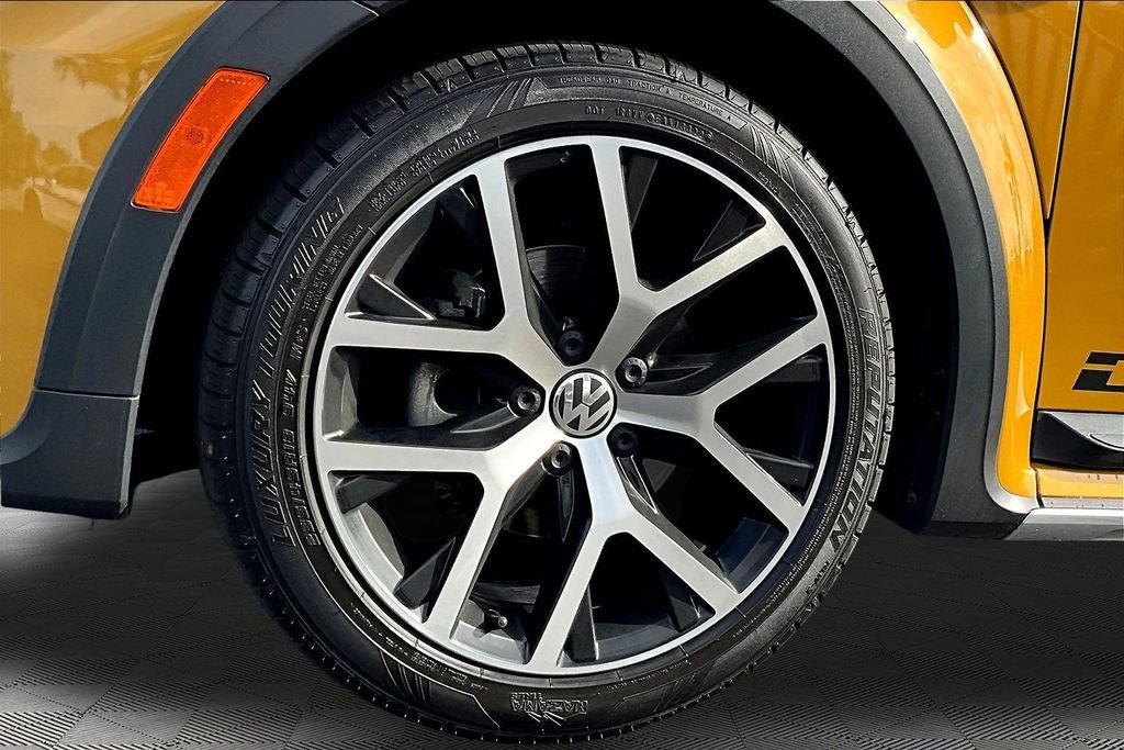 Used 2016 Volkswagen Beetle 1.8T Dune w/ Dune Technology Package FWD image 29