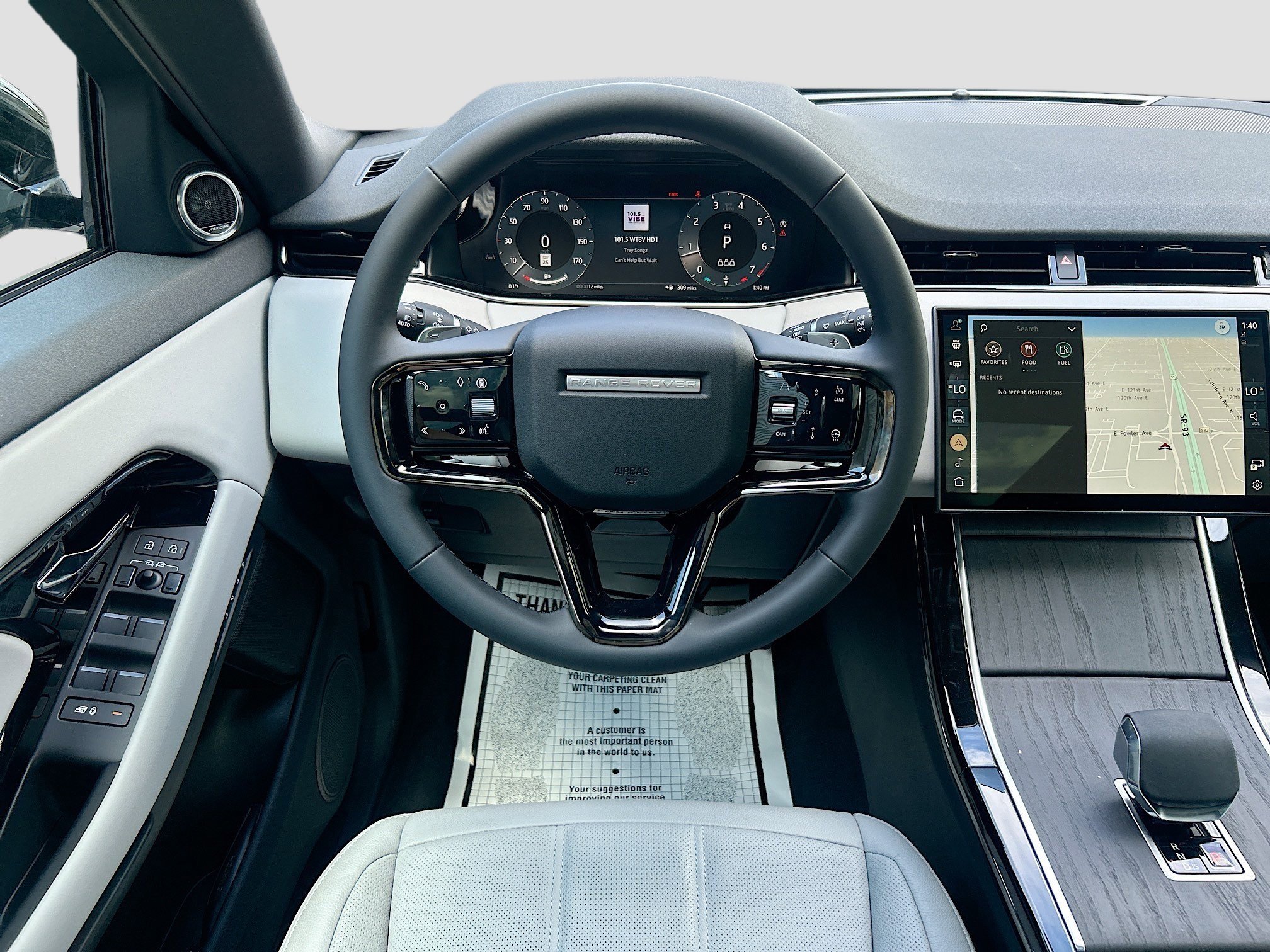 Used 2026 Land Rover Range Rover Evoque S image 12