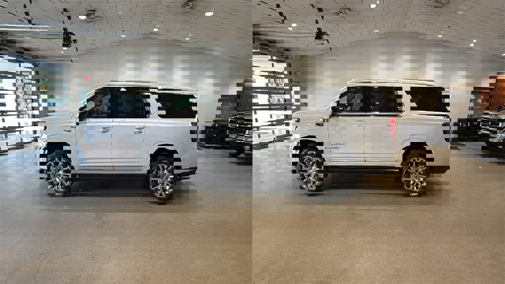 New 2026 GMC Yukon XL Denali w/ Sun & Power Step Package image 4