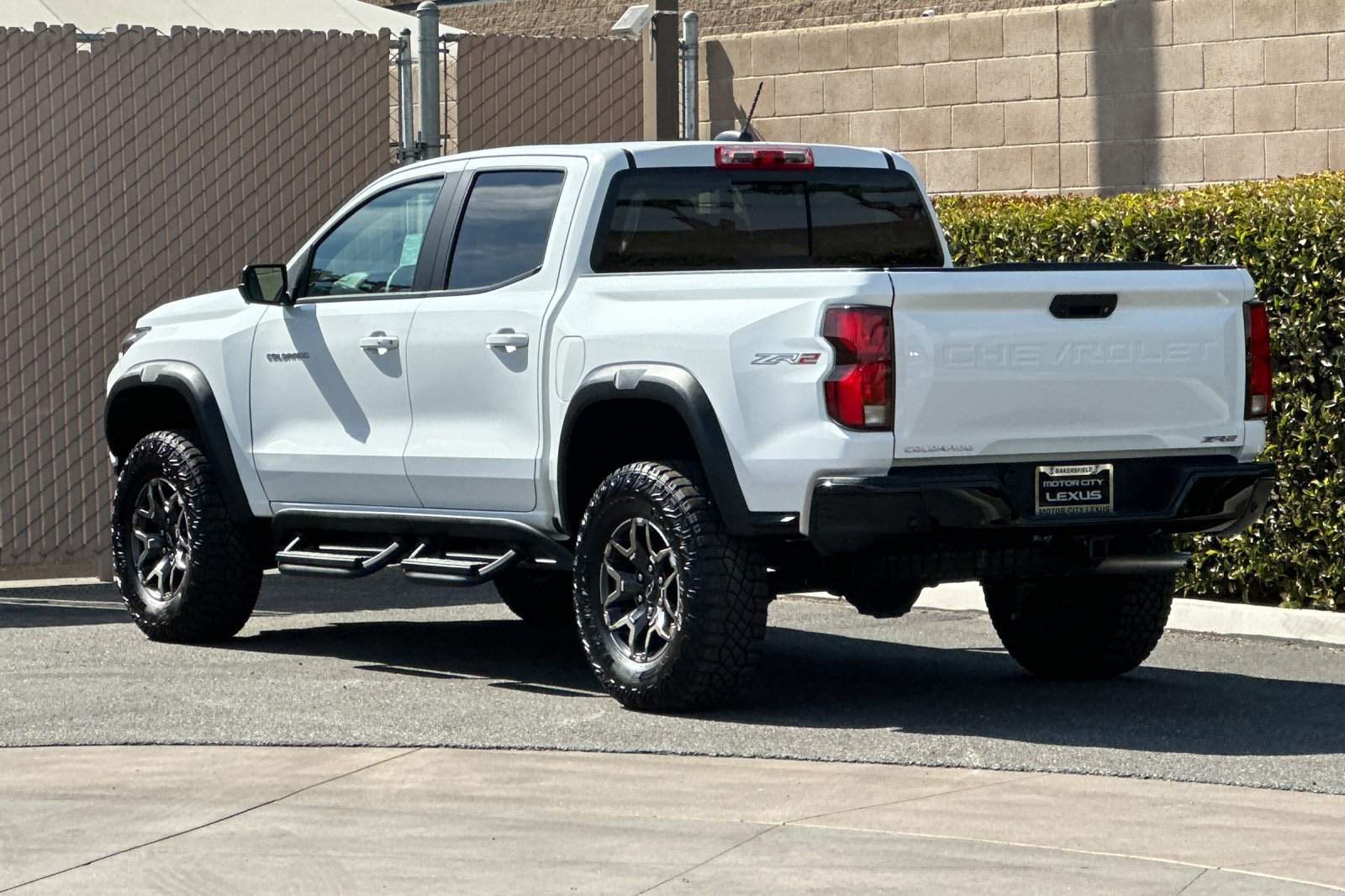 Used 2026 Chevrolet Colorado ZR2 w/ Technology Package AWD/4WD image 6