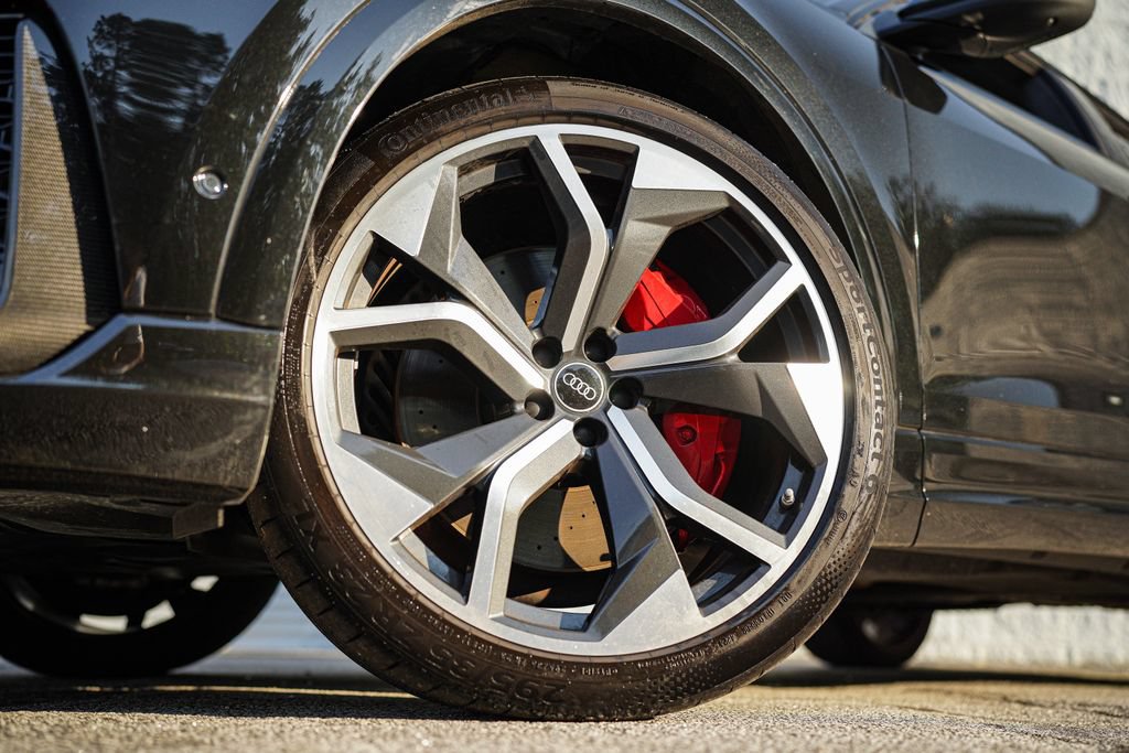 Used 2022 Audi RS Q8 w/ Carbon Optic Package AWD/4WD image 18
