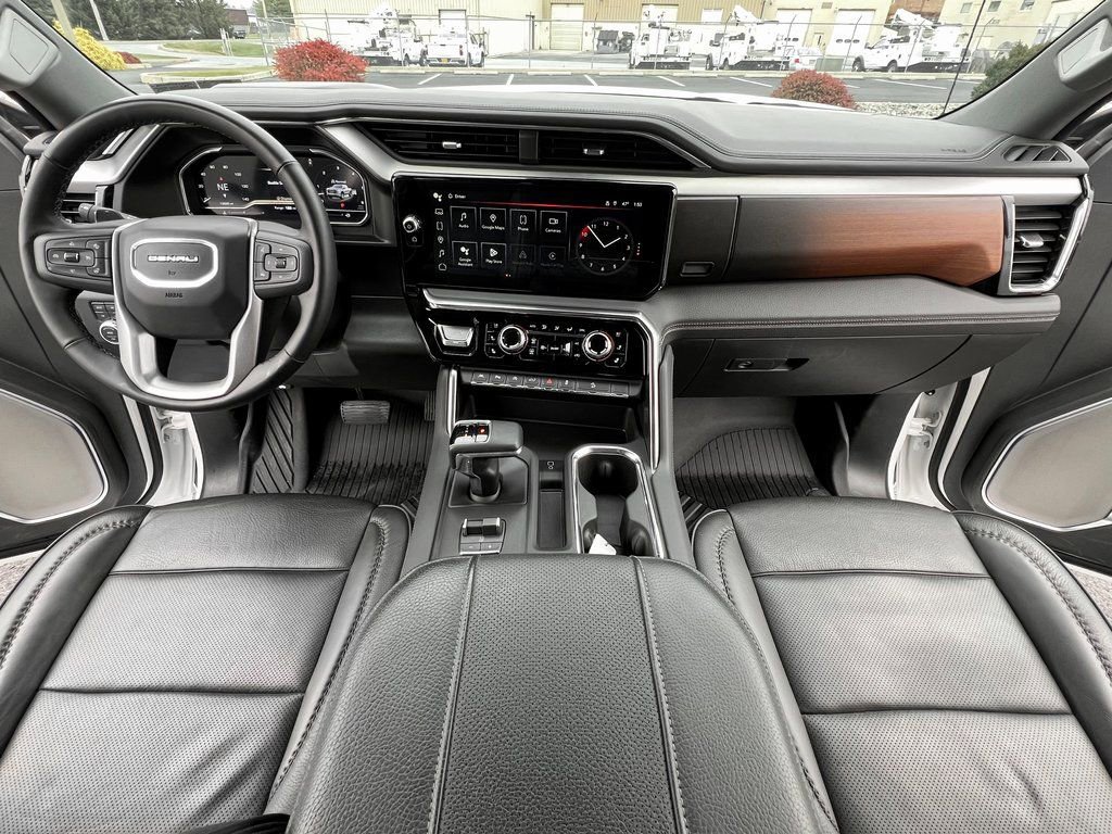 Used 2025 GMC Sierra 1500 Denali image 4