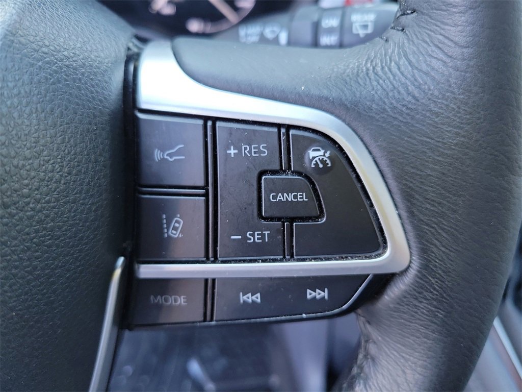 Used 2022 Toyota Sienna XLE image 28