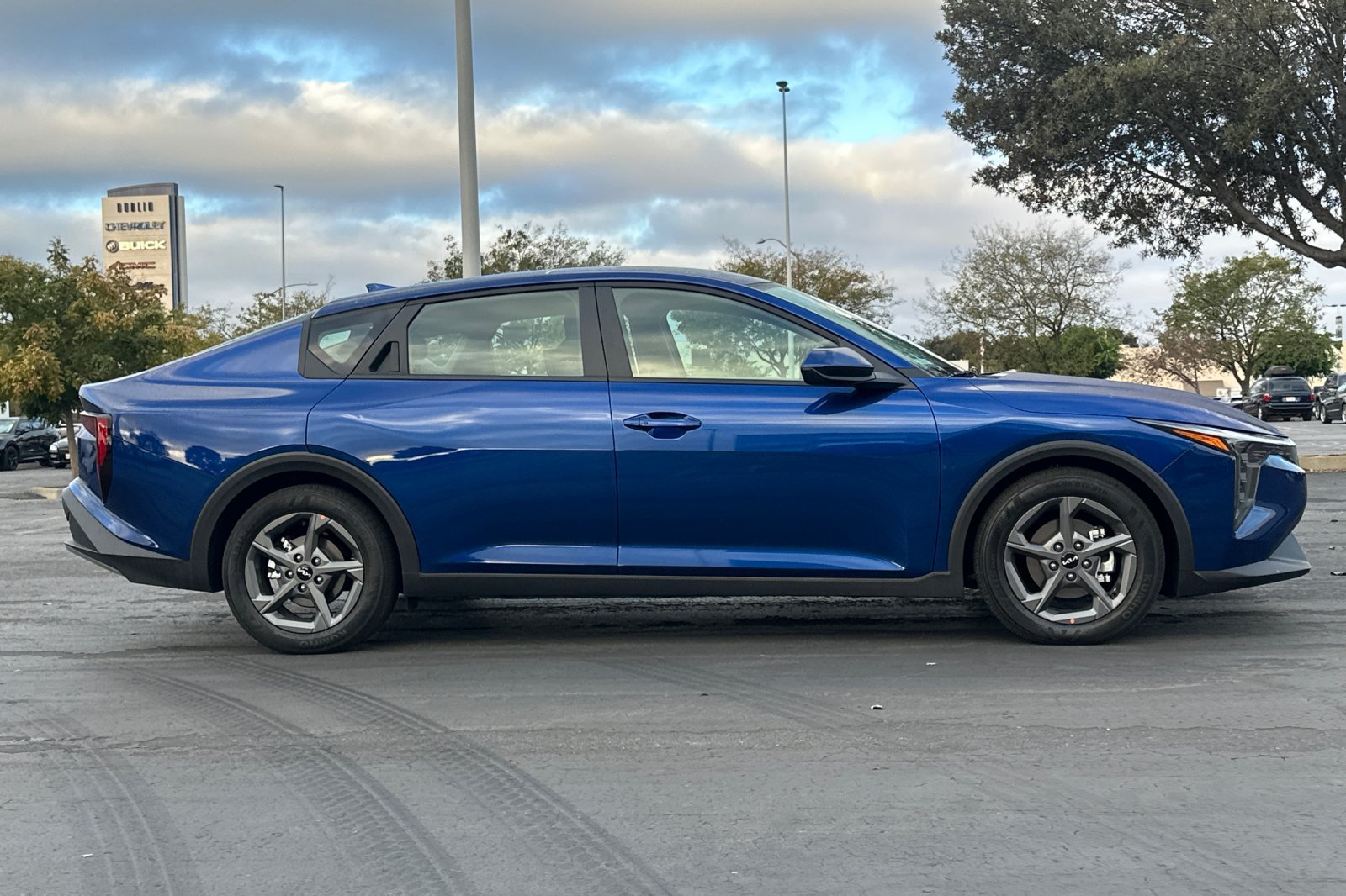 Used 2025 Kia K4 FWD image 3