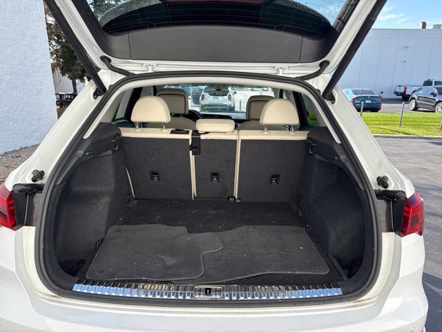 Used 2020 Audi Q3 2.0T Premium w/ Convenience Package AWD/4WD image 8