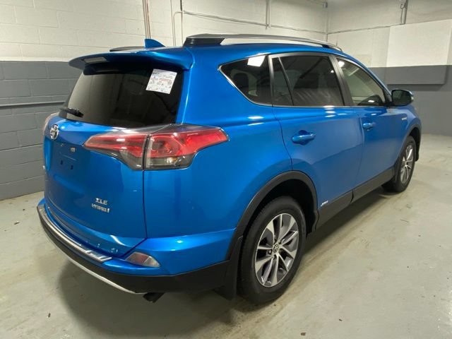 Used 2018 Toyota RAV4 XLE w/ Convenience Package AWD/4WD image 3