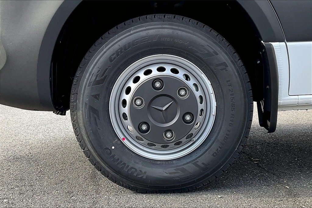 New 2025 Mercedes-Benz Sprinter 4500 image 11