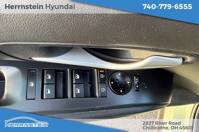 Certified 2025 Hyundai Santa Cruz SE image 14
