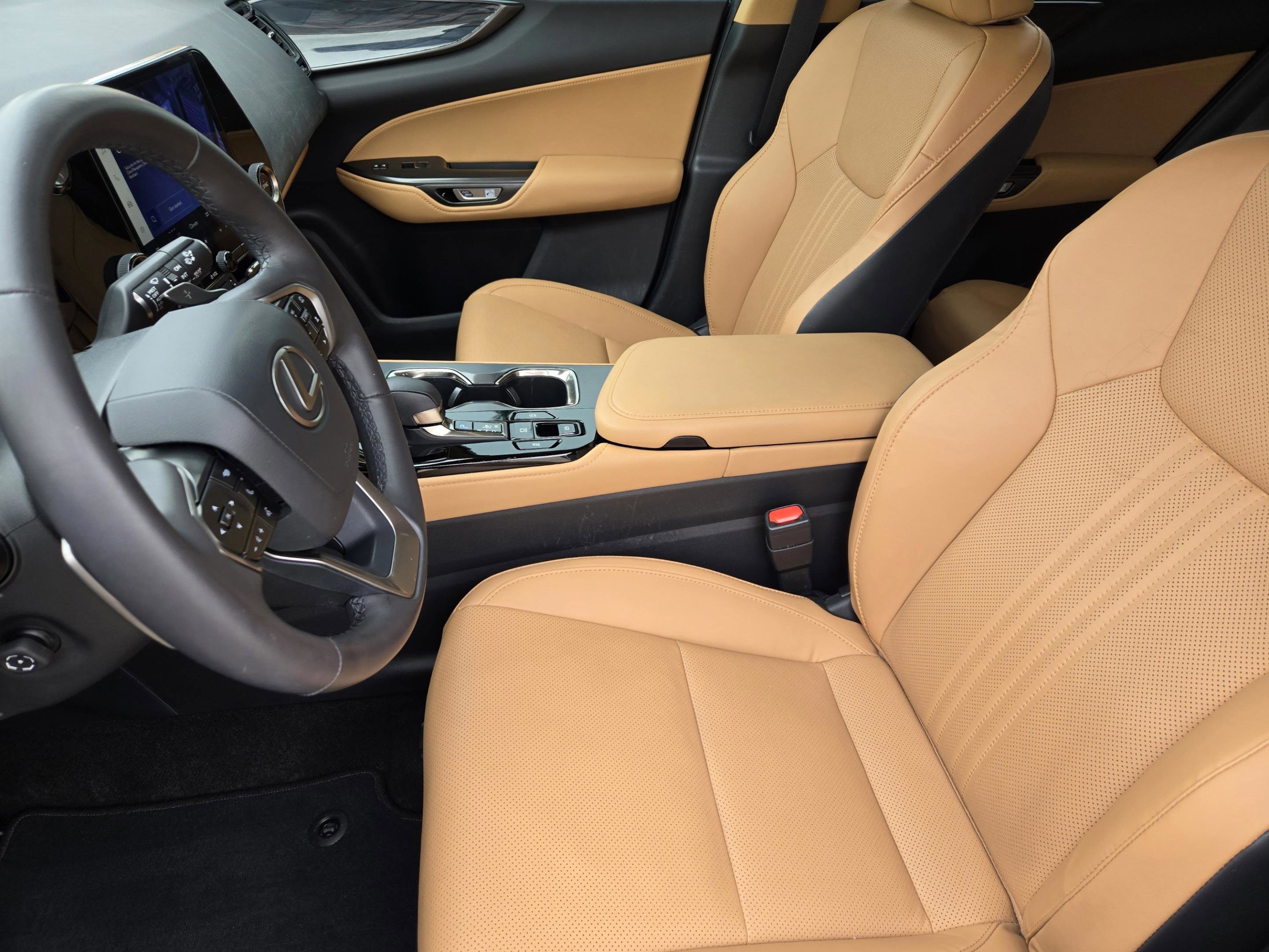 Used 2024 Lexus NX 250 FWD image 7