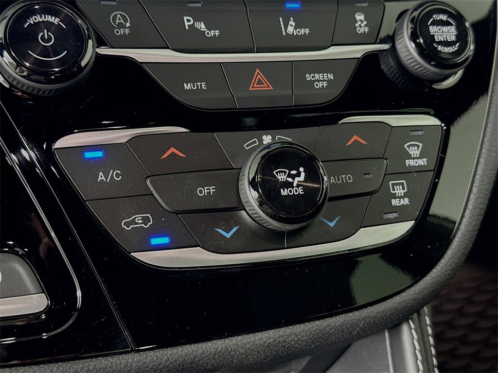 New 2026 Chrysler Pacifica Limited image 18