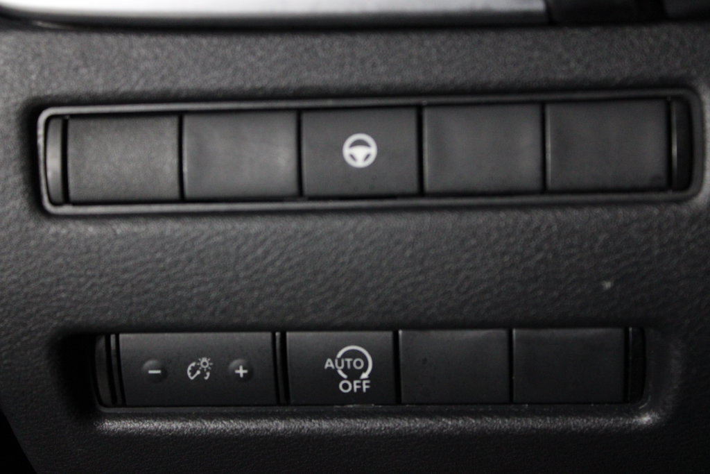 Certified 2023 Nissan Rogue SV FWD image 24