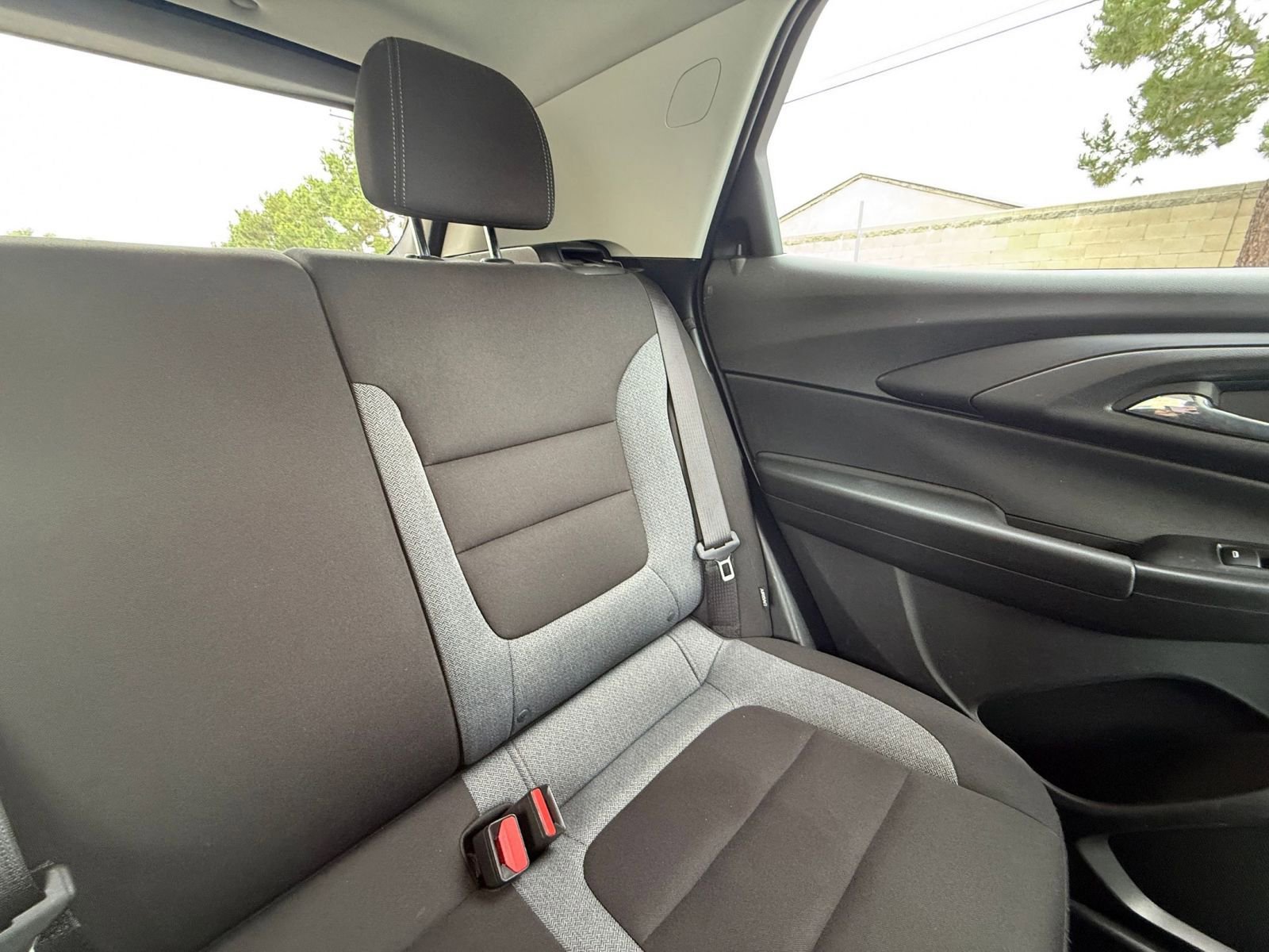 Used 2025 Chevrolet TrailBlazer LT FWD image 34