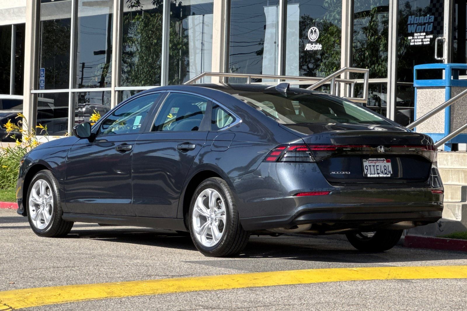 Certified 2025 Honda Accord LX image 6