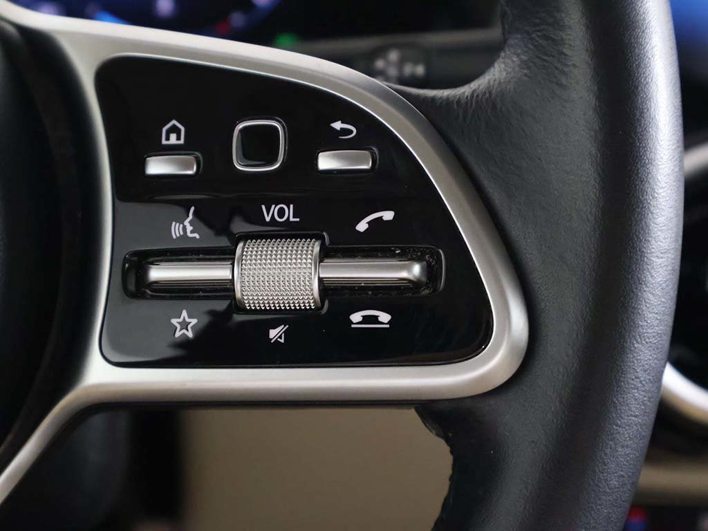 Used 2022 Mercedes-Benz GLB 250 4MATIC image 38