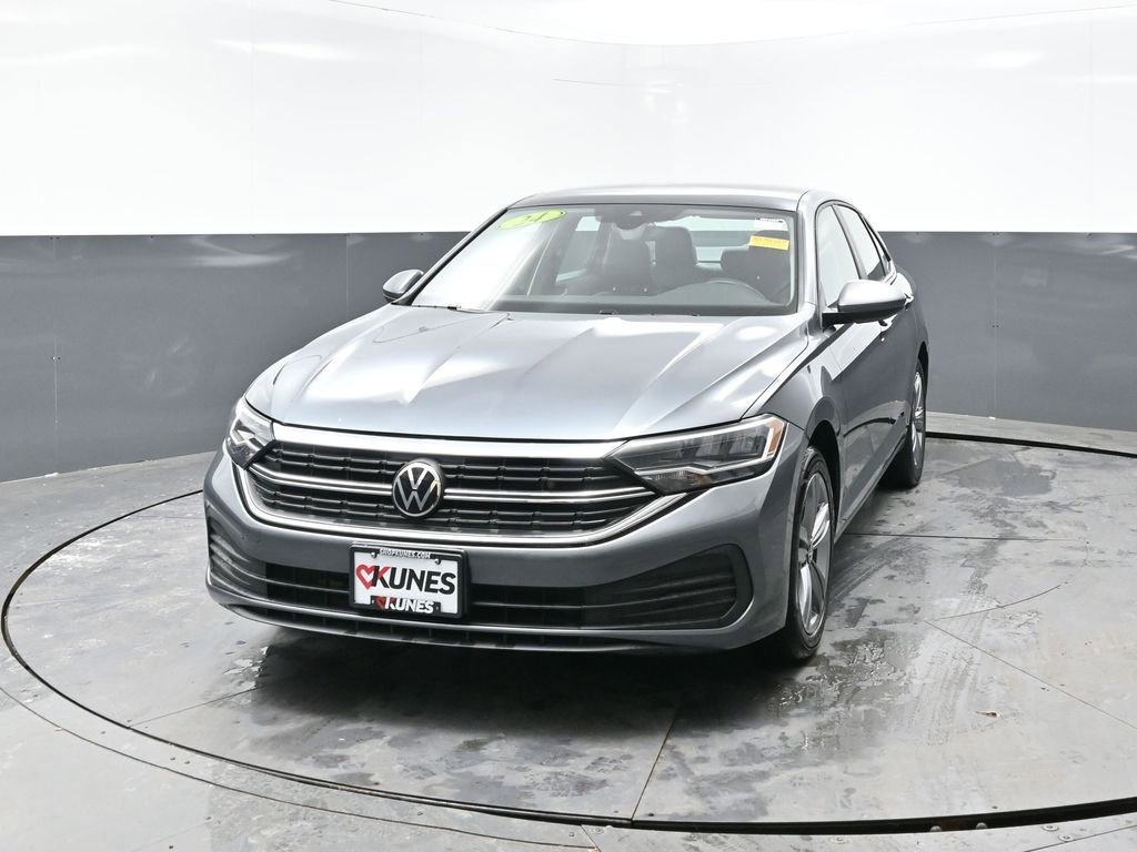 Used 2024 Volkswagen Jetta SE image 6