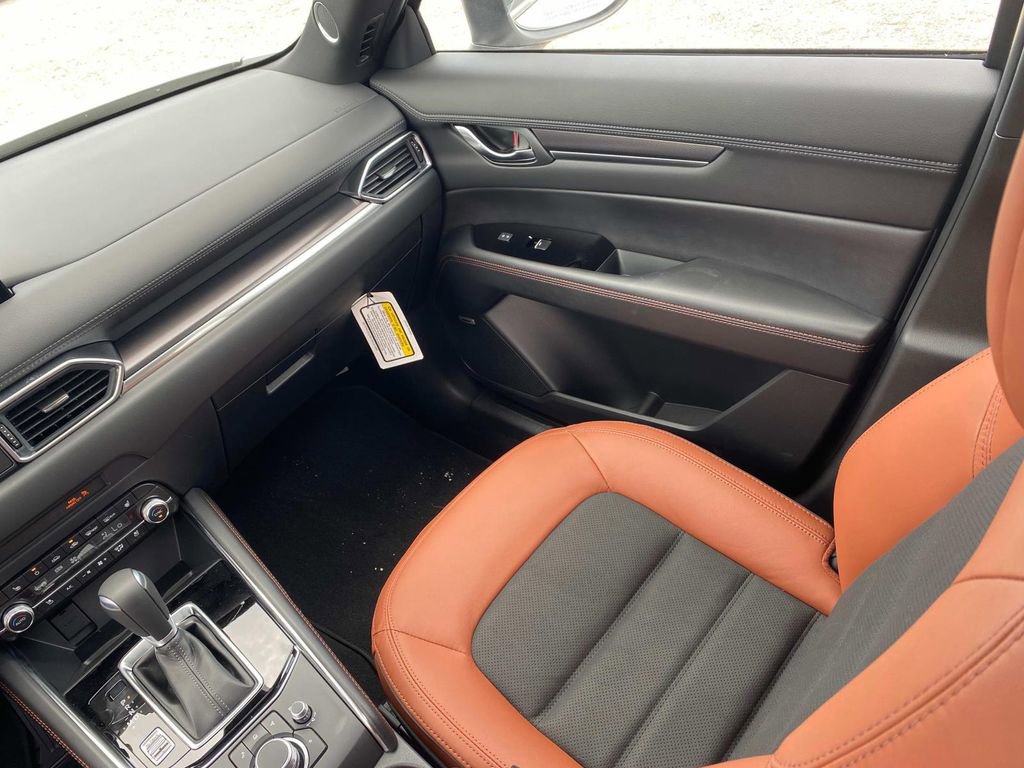 New 2025 MAZDA CX-5 Carbon Edition image 28
