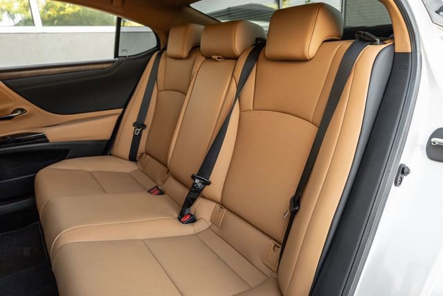 Used 2025 Lexus ES 350 w/ Premium Package image 12
