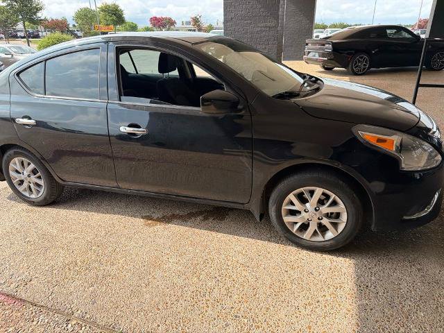 Used 2019 Nissan Versa SV w/ SV Special Edition Package FWD image 4