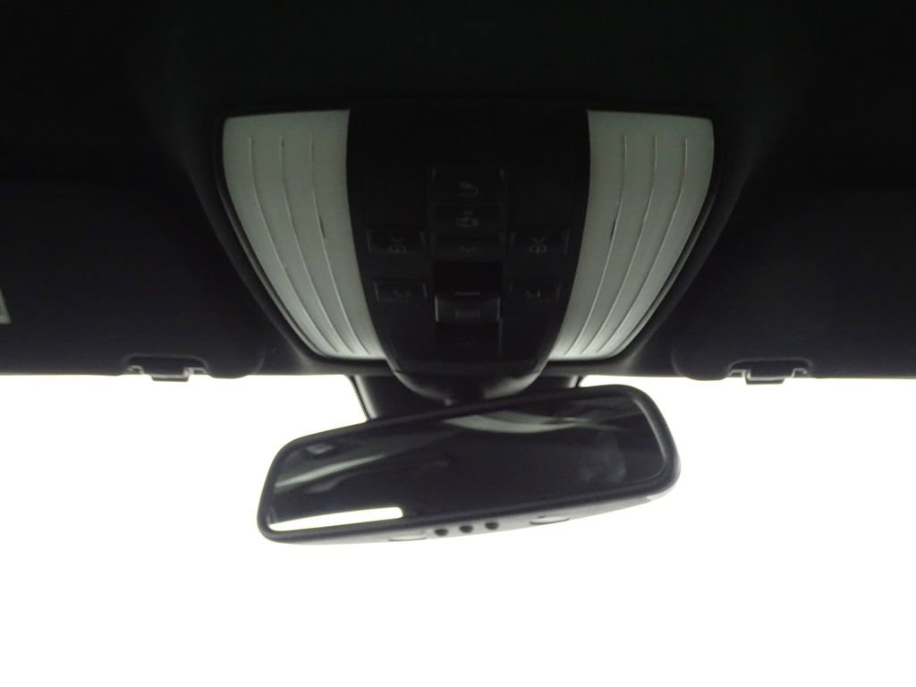 Used 2013 Mercedes-Benz E 350 4MATIC Sedan image 23