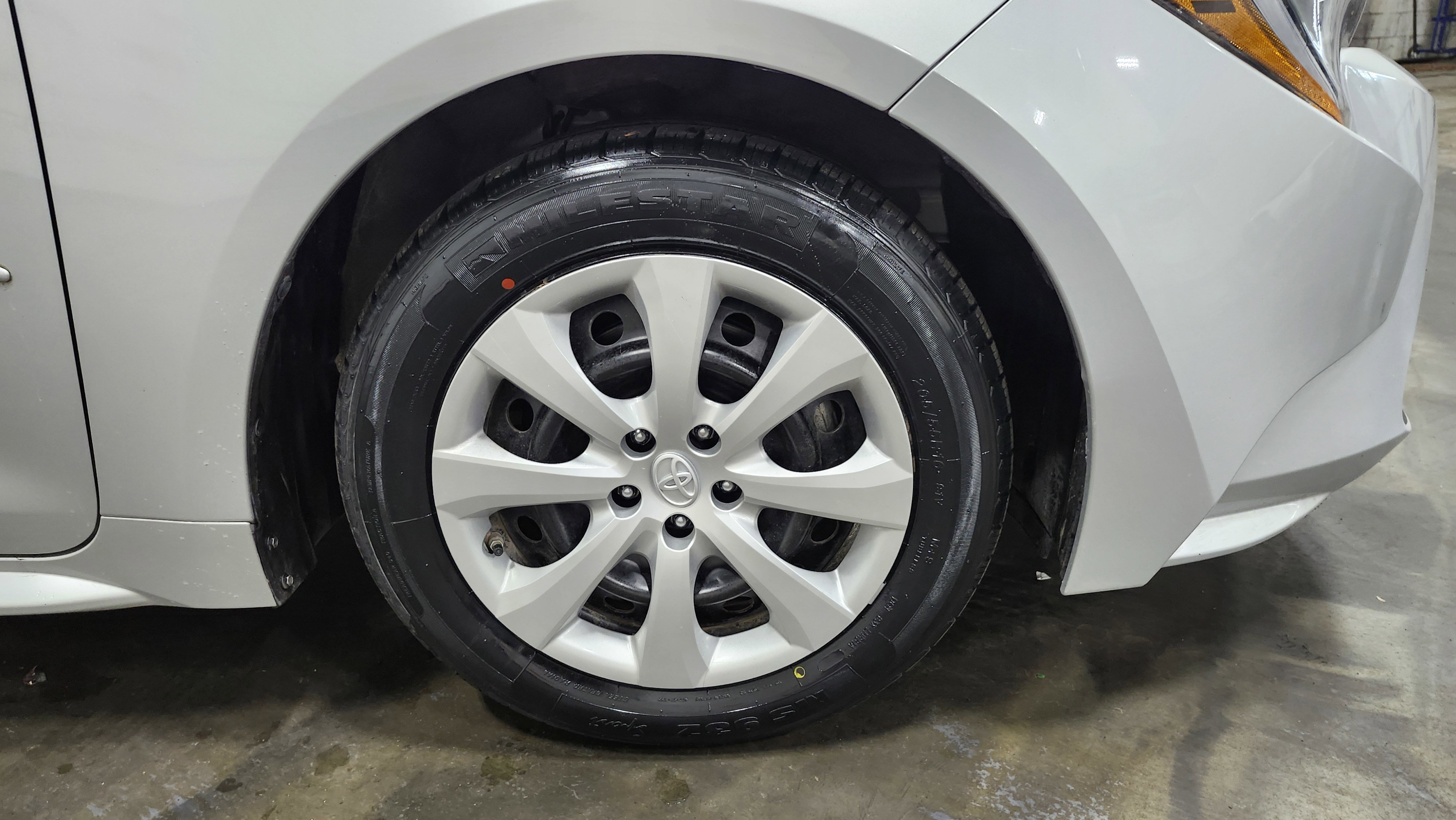 Used 2021 Toyota Corolla LE image 9