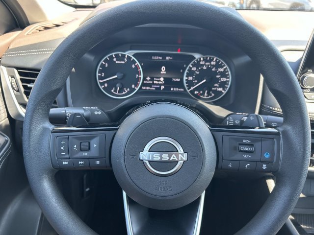 Used 2023 Nissan Rogue SV FWD image 28