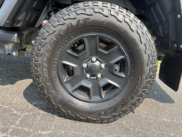 Used 2021 Jeep Gladiator Mojave w/ Cold Weather Group AWD/4WD image 14