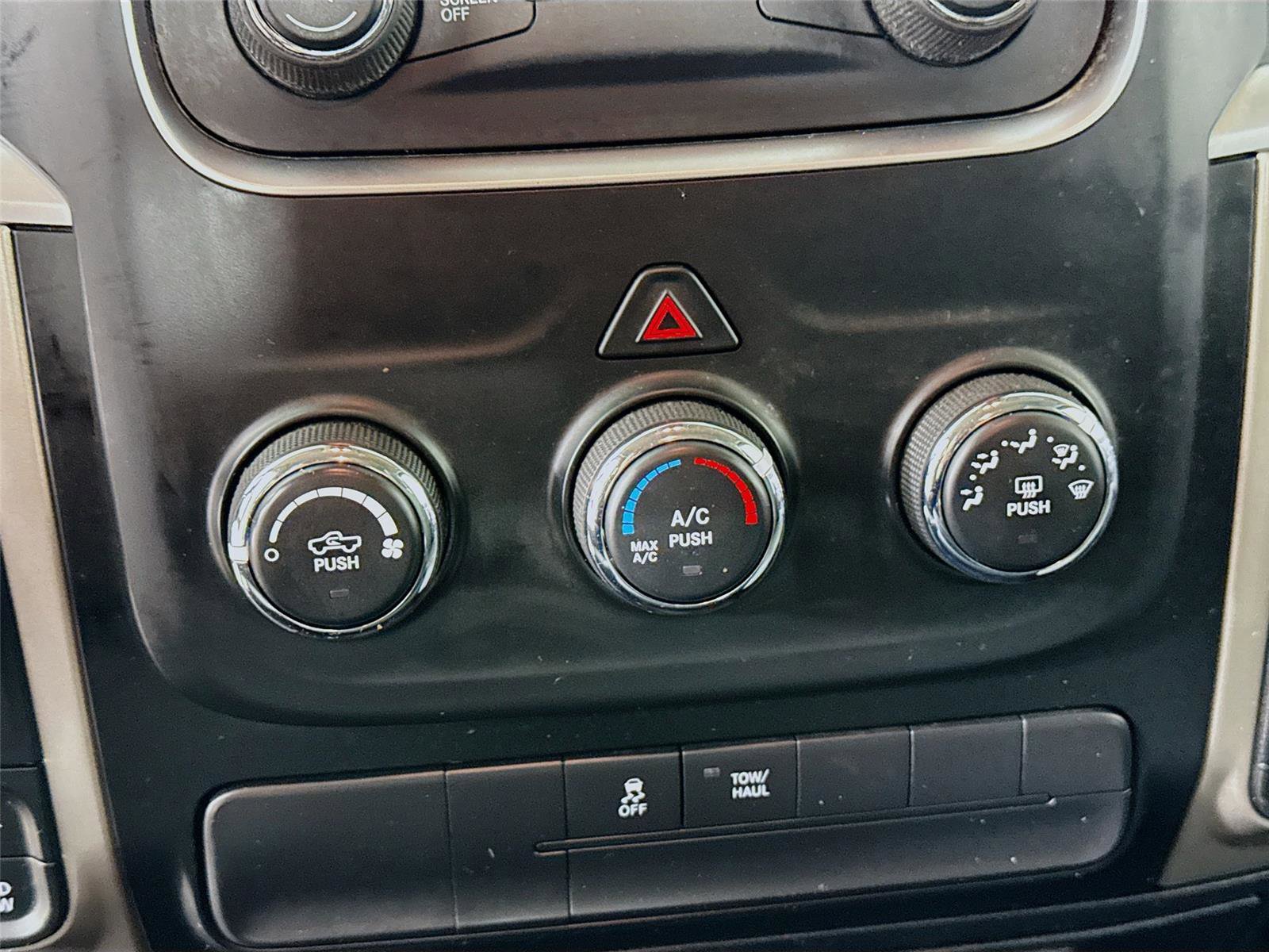 Used 2017 RAM 1500 Classic SLT image 9