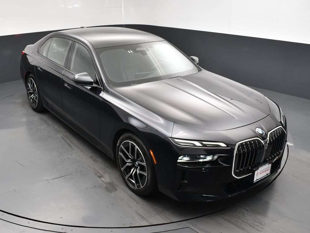 Used 2025 BMW 740i xDrive AWD/4WD image 24