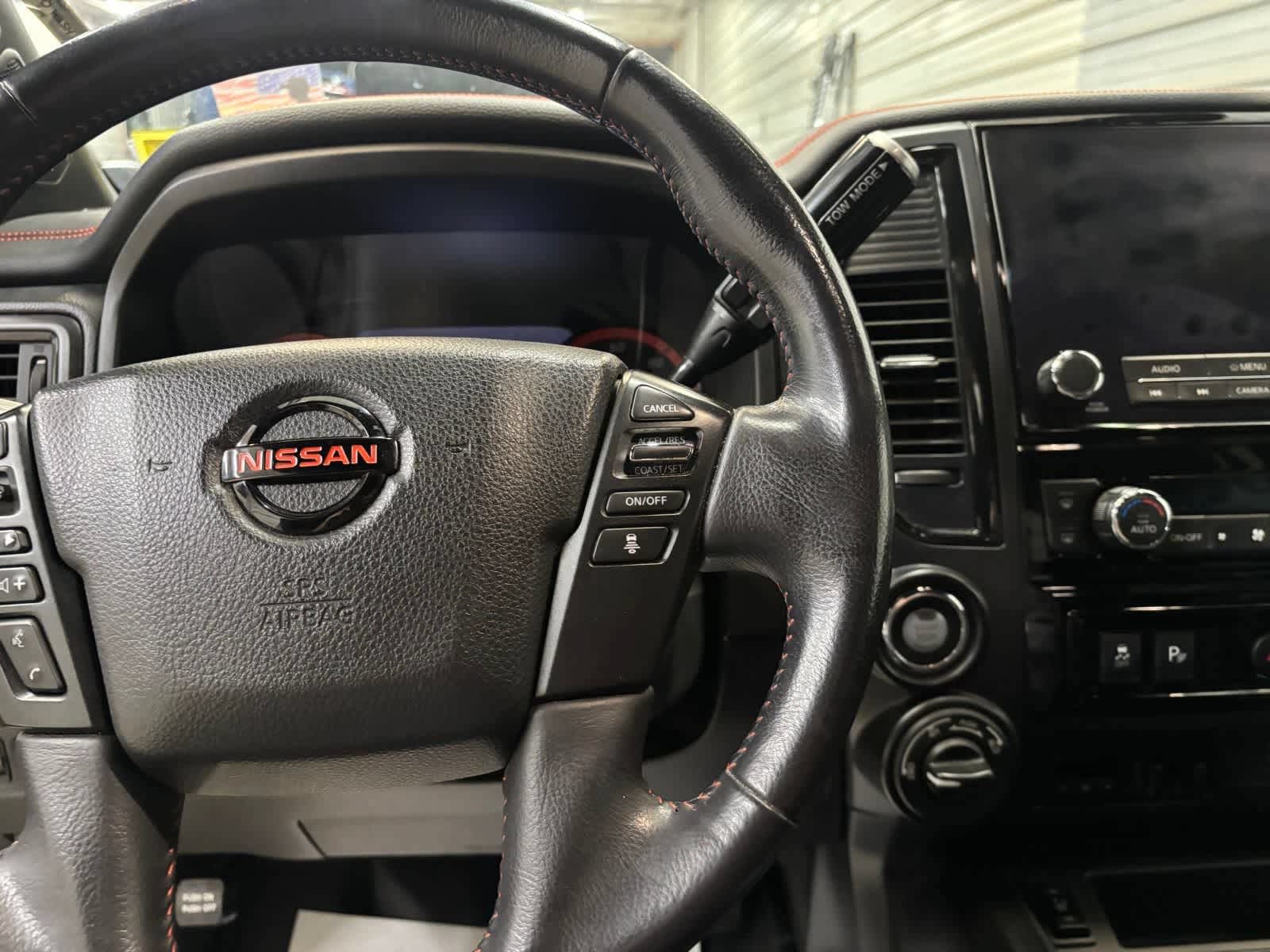 Used 2021 Nissan Titan PRO-4X w/ Pro-4x Convenience Package AWD/4WD image 12