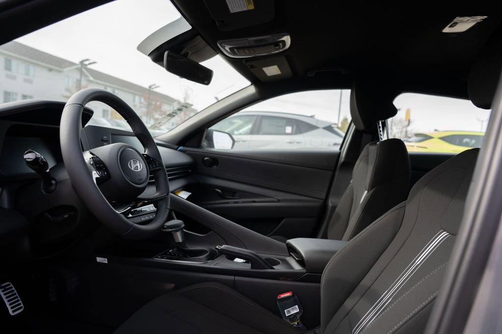 New 2025 Hyundai Elantra Sport image 19