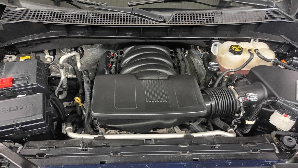 Used 2021 Chevrolet Silverado 1500 RST w/ Convenience Package II AWD/4WD image 9