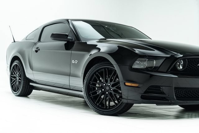 Used 2013 Ford Mustang GT RWD image 3
